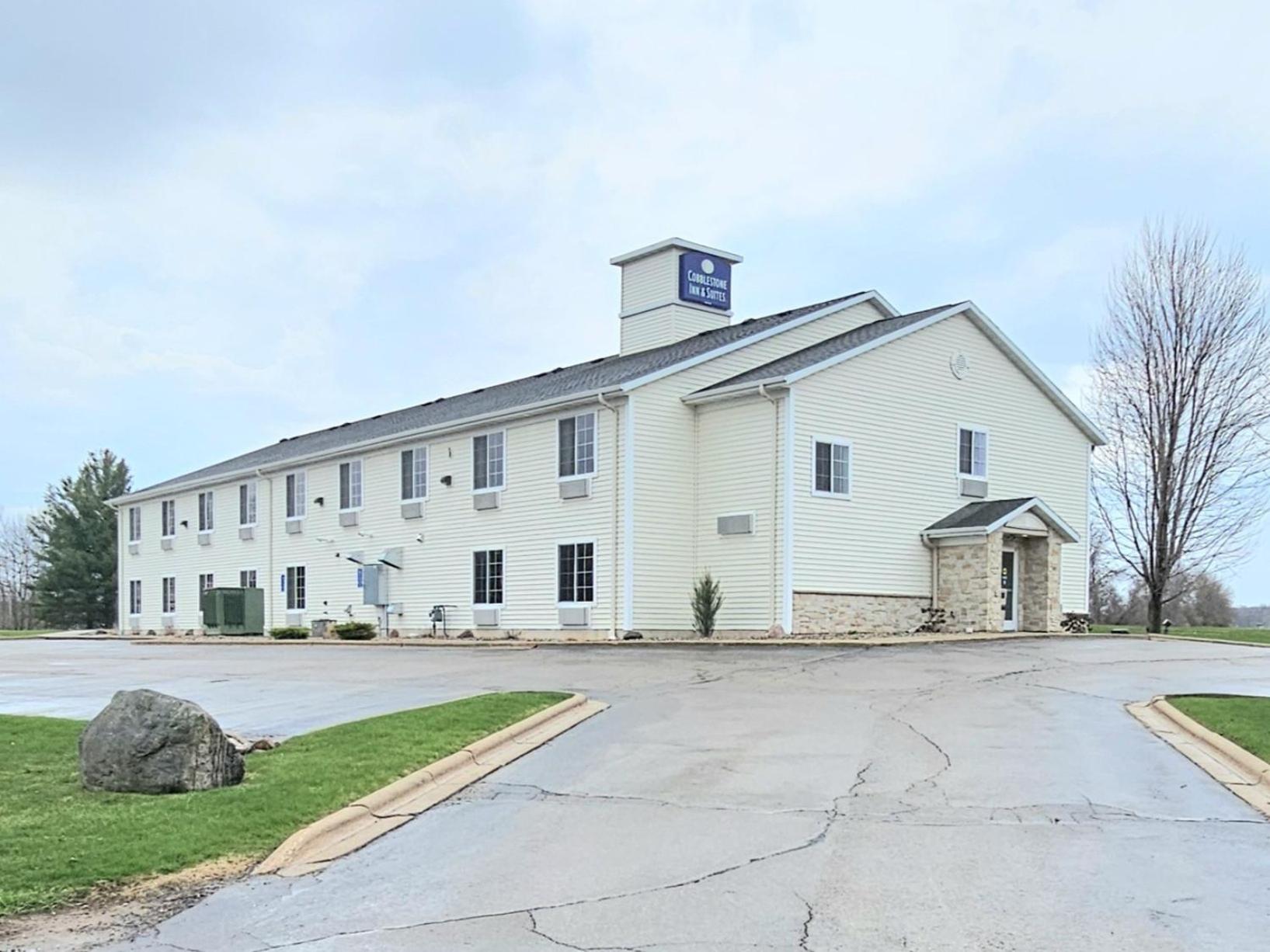 Cobblestone Inn & Suites - Clintonville מראה חיצוני תמונה