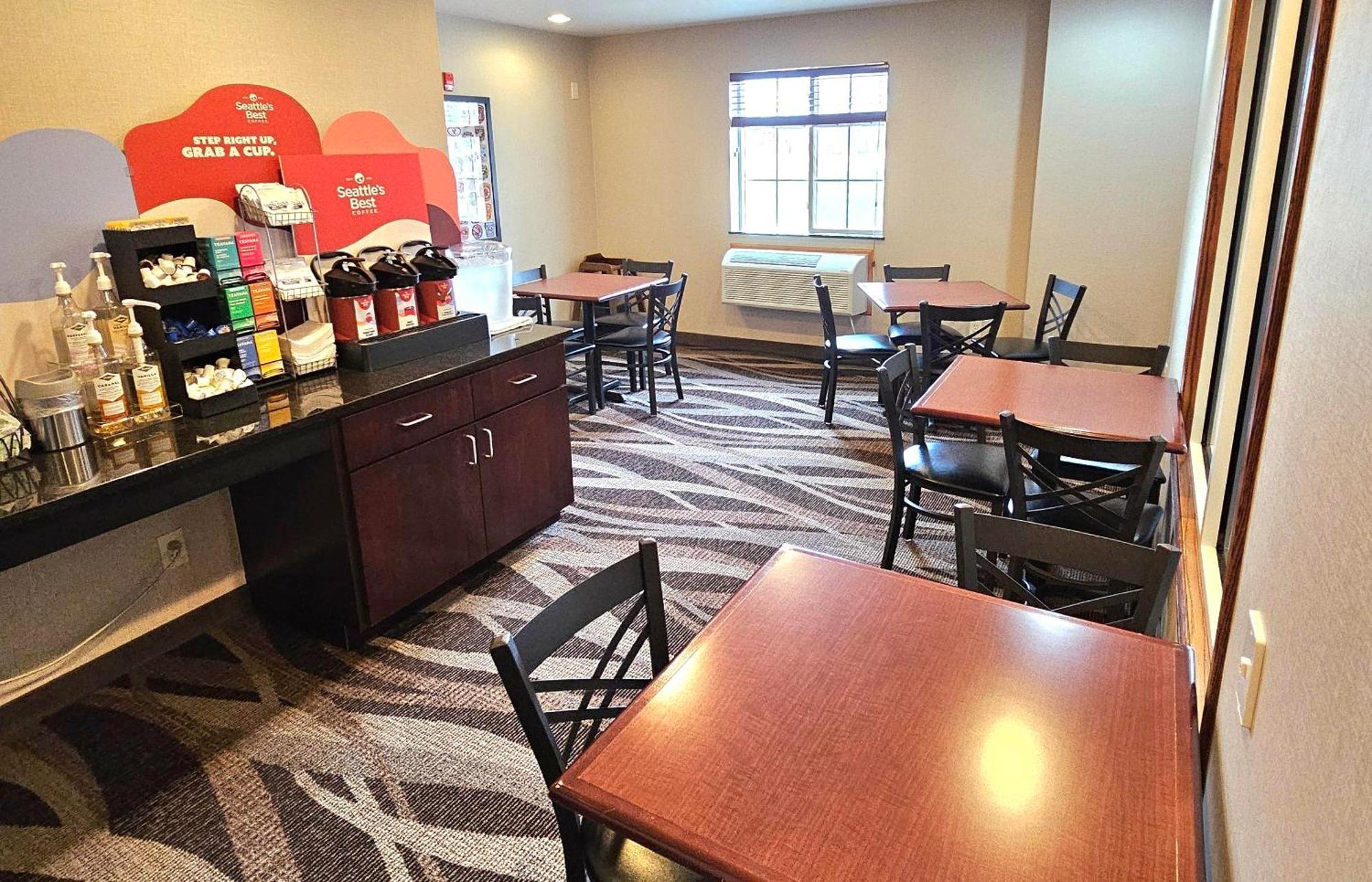 Cobblestone Inn & Suites - Clintonville מראה חיצוני תמונה