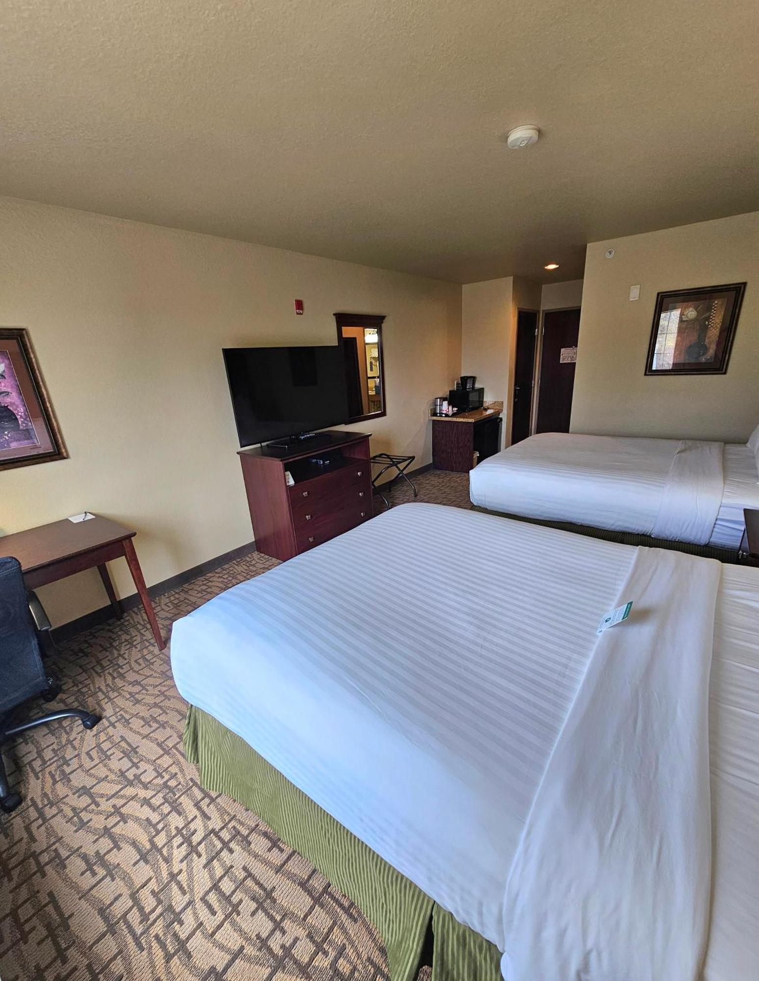 Cobblestone Inn & Suites - Clintonville מראה חיצוני תמונה