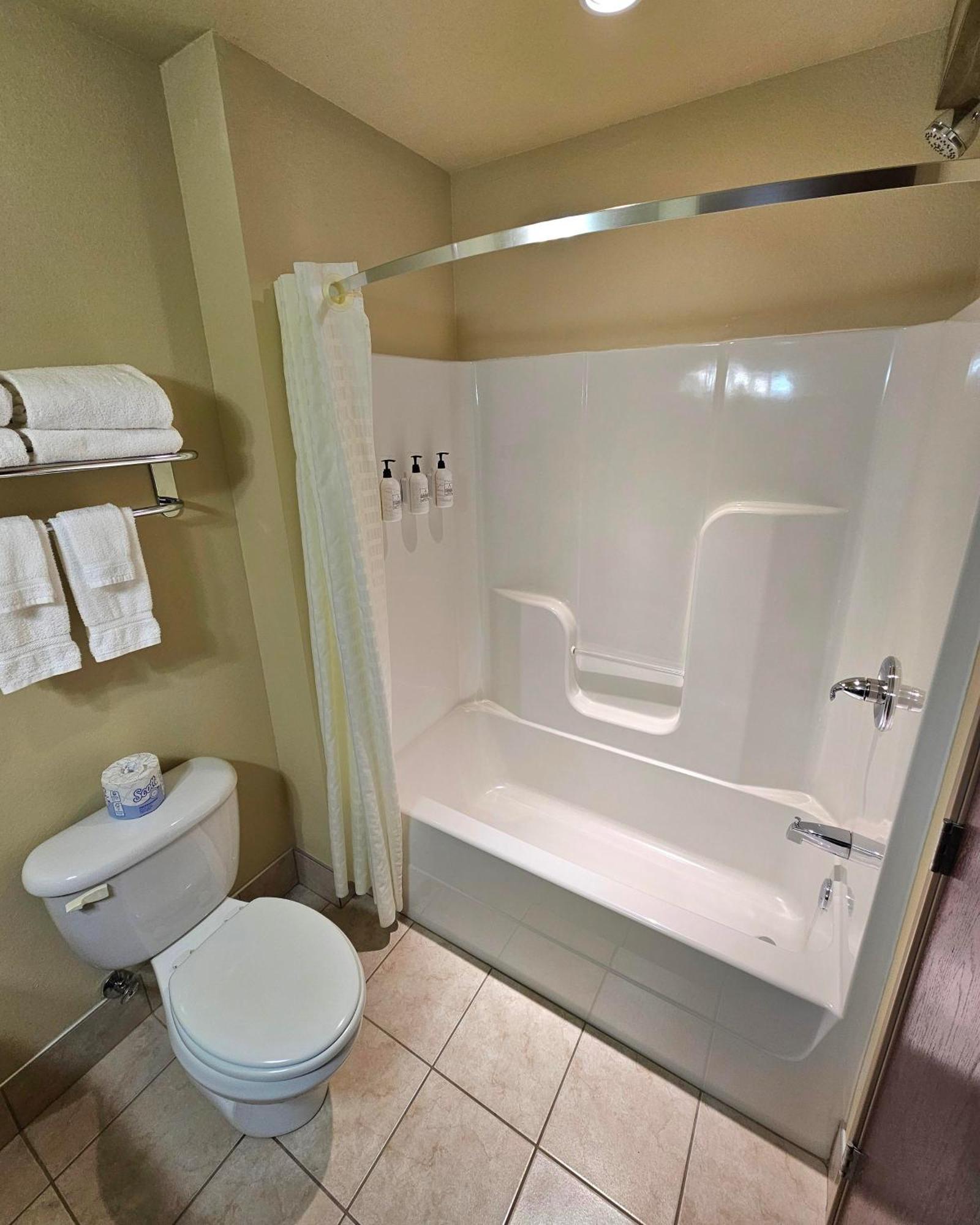Cobblestone Inn & Suites - Clintonville מראה חיצוני תמונה