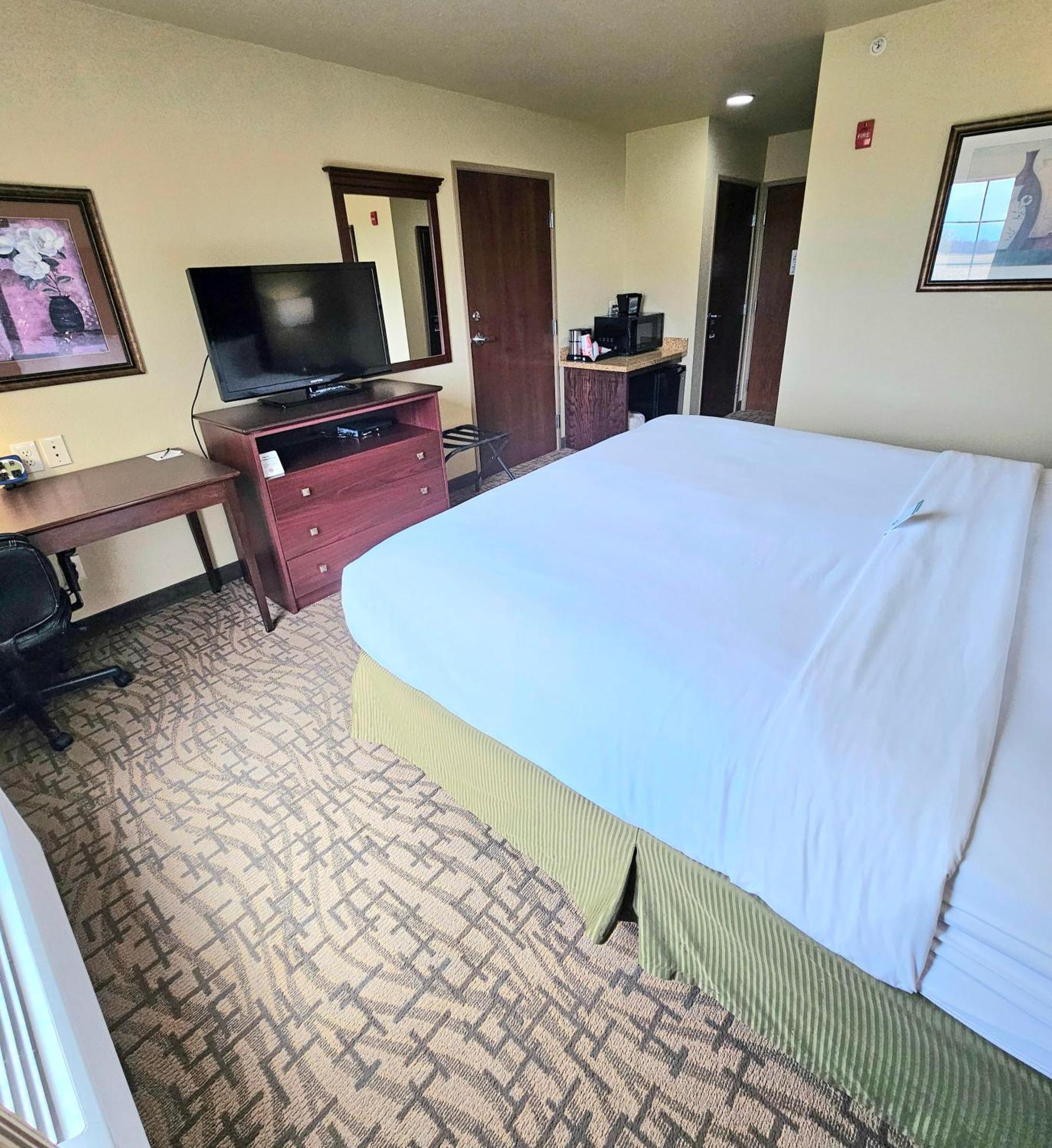 Cobblestone Inn & Suites - Clintonville מראה חיצוני תמונה